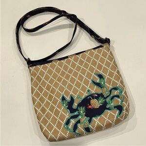 Vera Bradley | Beach Crossbody with Appliquéd Crab & Pineapple Fabric Detail